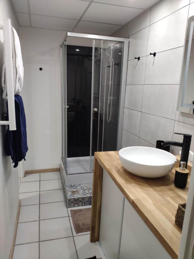 La Tourelle Suite Cosy Entre Vignoble Aixois Et Luberon Le Puy-Sainte-Reparade Ngoại thất bức ảnh
