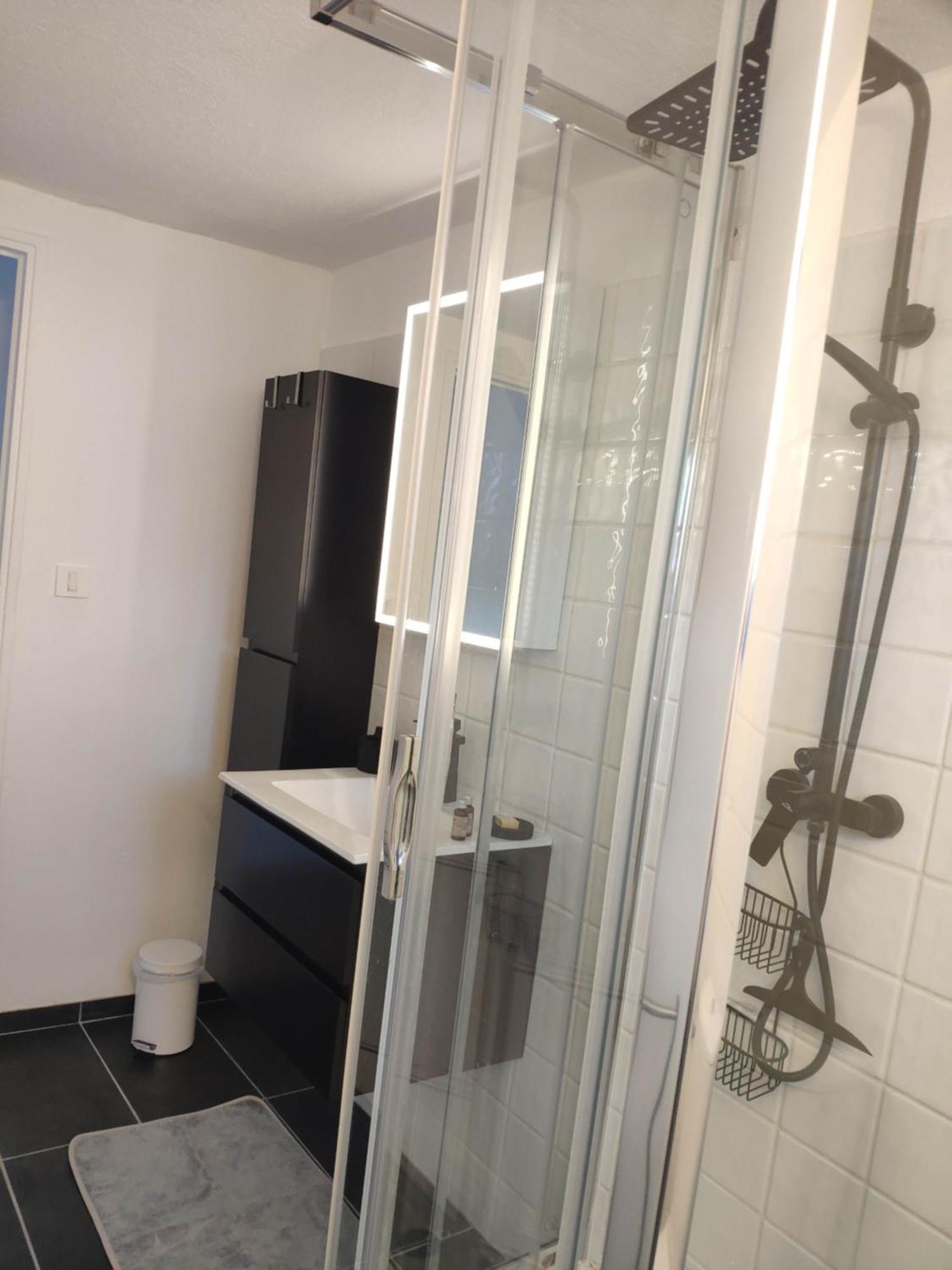 La Tourelle Suite Cosy Entre Vignoble Aixois Et Luberon Le Puy-Sainte-Reparade Ngoại thất bức ảnh