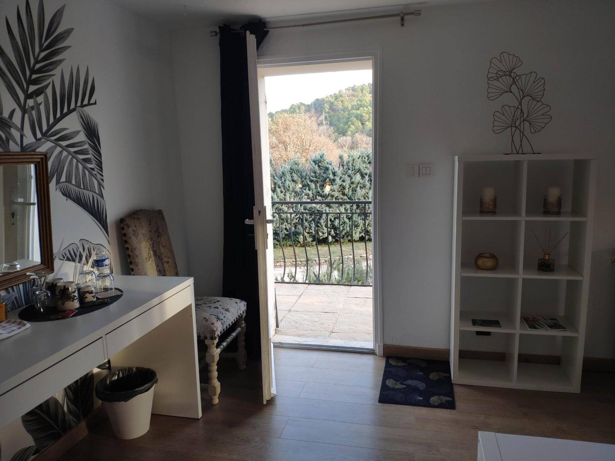 La Tourelle Suite Cosy Entre Vignoble Aixois Et Luberon Le Puy-Sainte-Reparade Ngoại thất bức ảnh